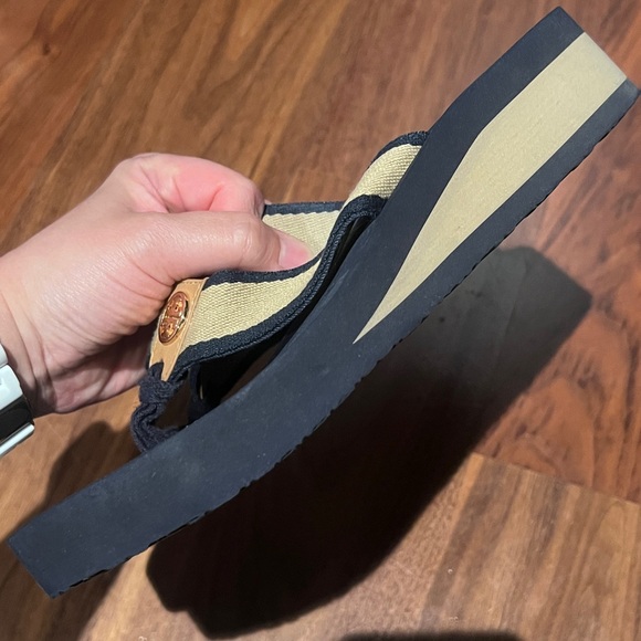 TORY BURCH Frankie Navy Blue Khaki Foam Wedge Flip Flop - Picture 9 of 9